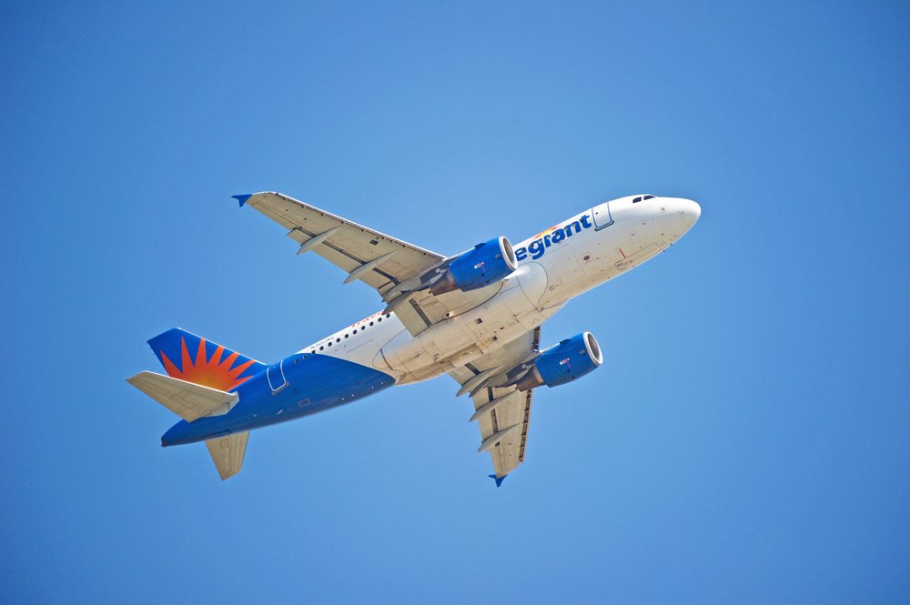 Allegiant Air Allegiant Air Deploys iPads with LocknCharge, FUYL Tower 15